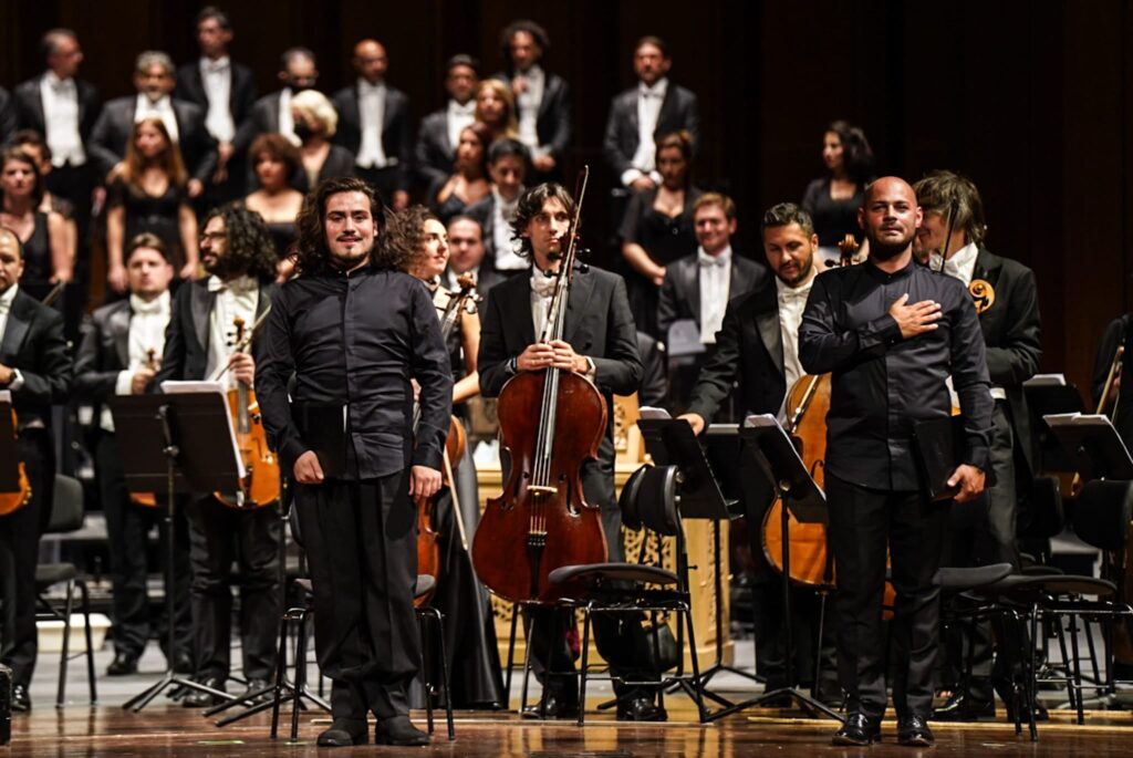 Daniel Giulianini on stage at Teatro Petruzzelli (Bari)