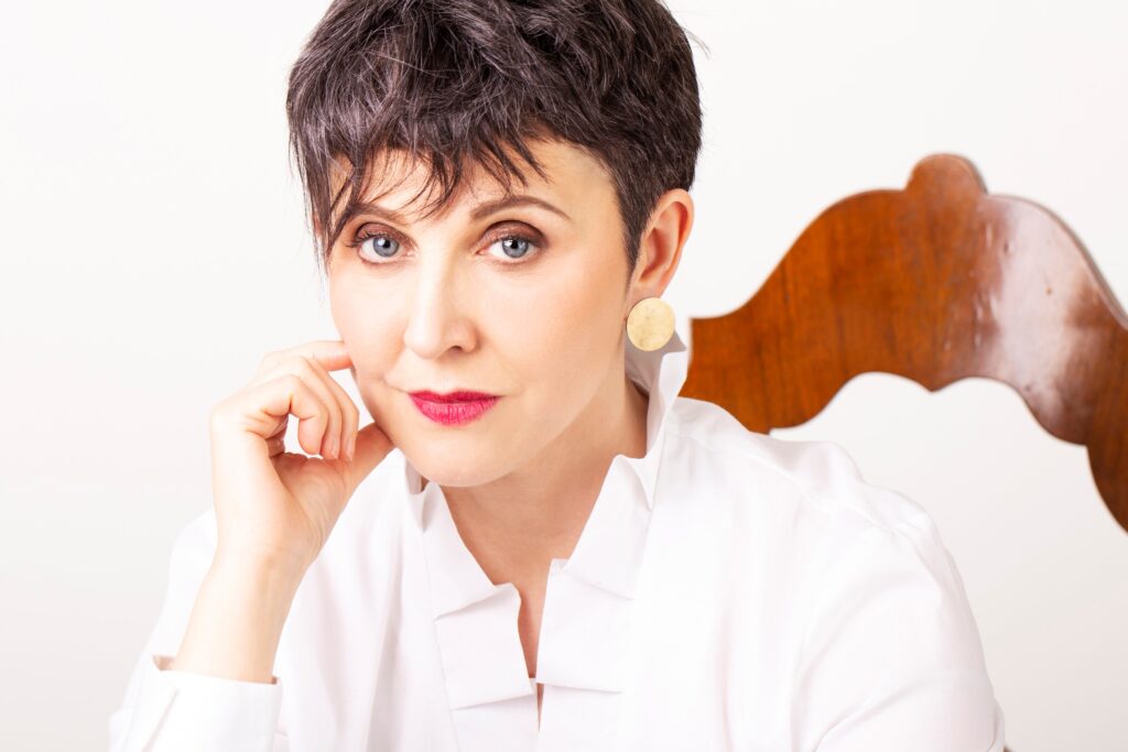Marina de Liso, mezzo-soprano