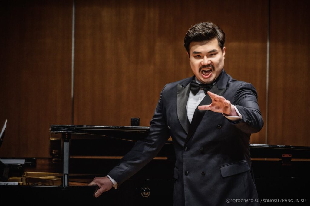 Dong-Hwan Lee, baritone