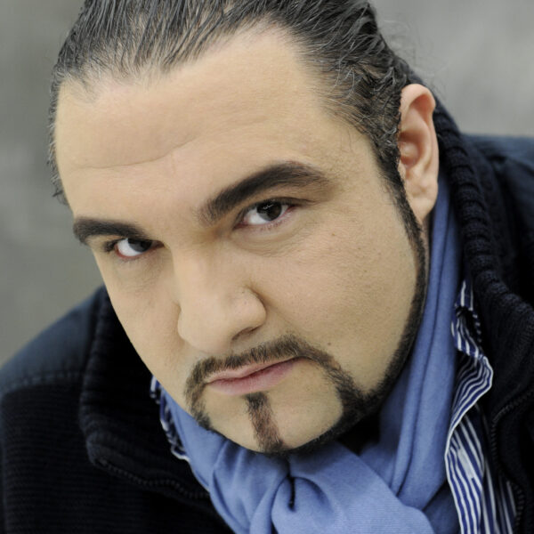 Kiril Manolov, baritone