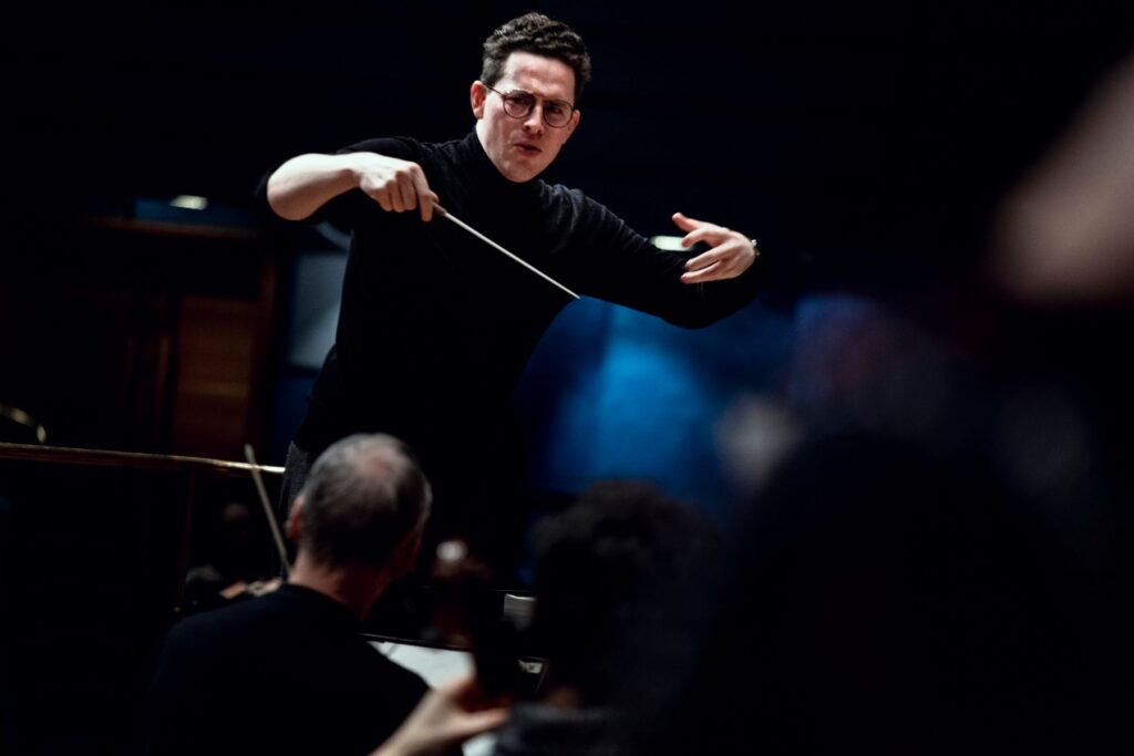 Magnus Larsson, conductor