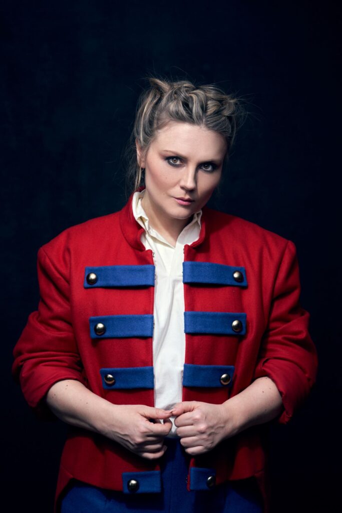 Lina Johnson in La fille de regiment