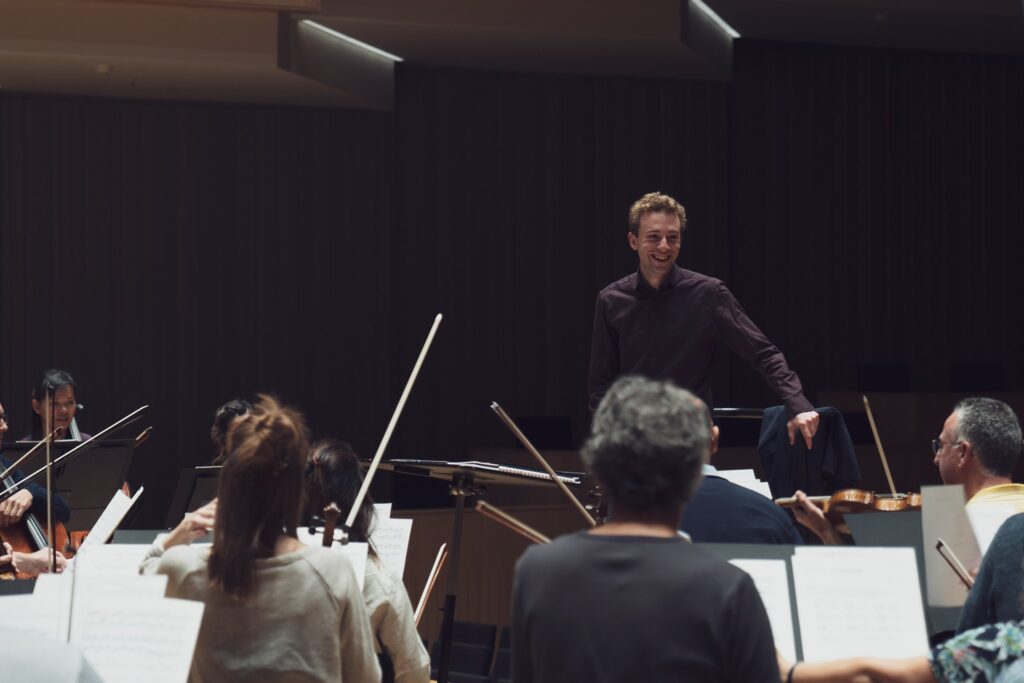 Nathanaël Iselin in rehearsal