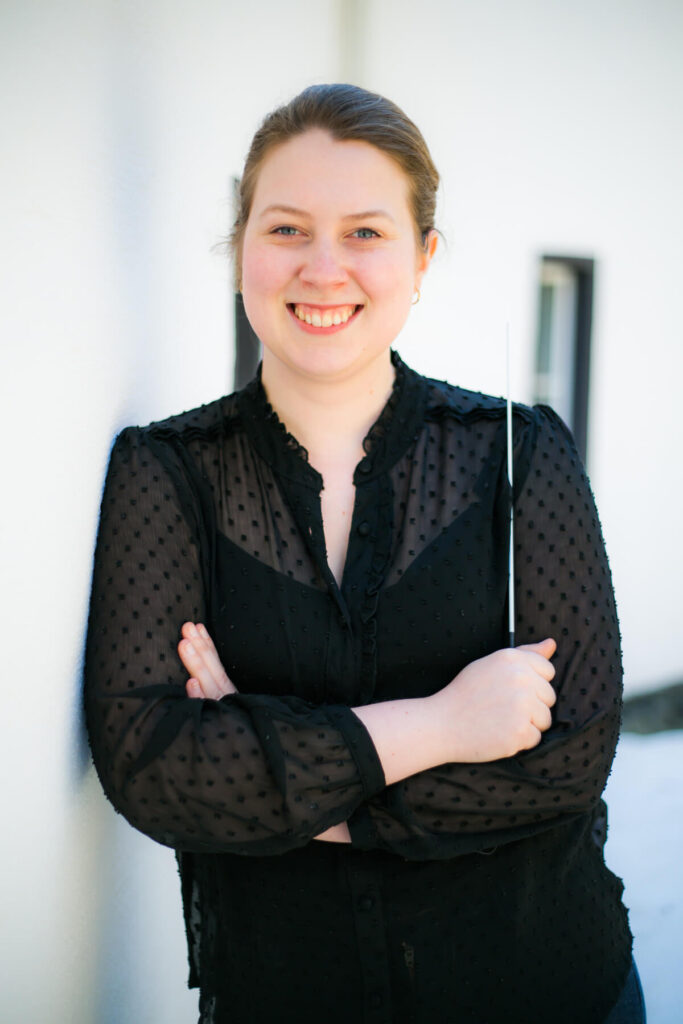Anna Hartmann, conductor