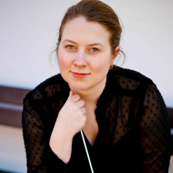 Anna Hartmann, conductor
