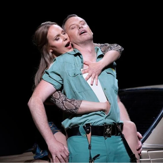 Ingeborg Gillebo as Carmen w. Joachim Bäckström as Don José at The Norwegian National Opera (2022) © Photo by The Norwegian National Opera