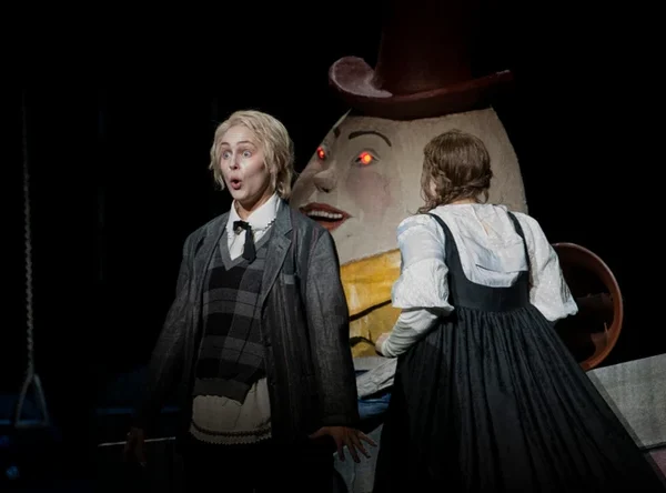 Ingeborg Gillebo as Hänsel in Hänsel und Gretel at the Norwegian National Opera © Photo by Erik Berg