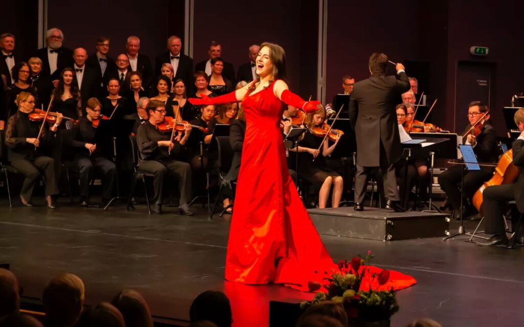 Renate Ekerhovd in the New Year's Concert with Ålesund Symphony Orchestra