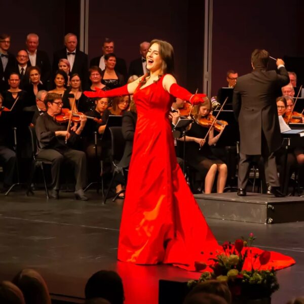 Renate Ekerhovd in the New Year's Concert with Ålesund Symphony Orchestra