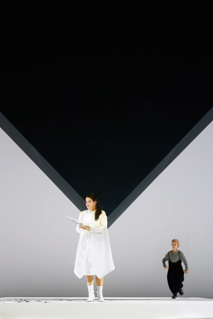 Soprano Celine Byrne in Madama Butterfly w. the Opera Ballet Vlaanderen (Ghent and Antwerp)