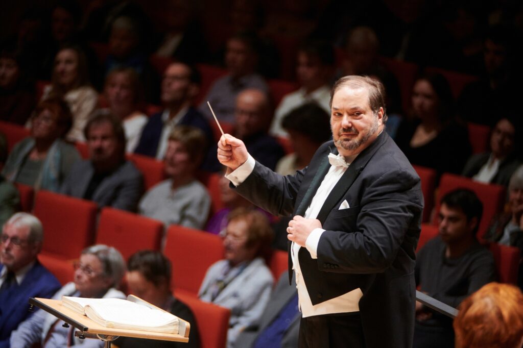 John Fiore leading the Dresdner Philharmonie in 'Tristan und Isolde' (in concert, Mar. 2025)