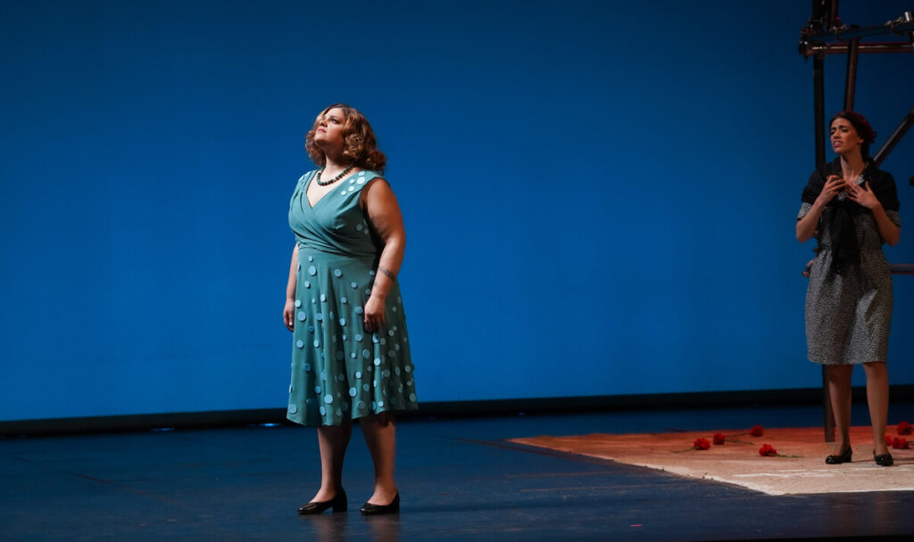 Silvia Sequeira in Felizmente há Luar at Teatro São Luiz