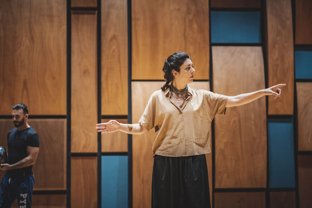 Cecilia Ligorio as stage director of Fernand Cortez at Maggio Musicale Fiorentino (rehearsals, 2019)