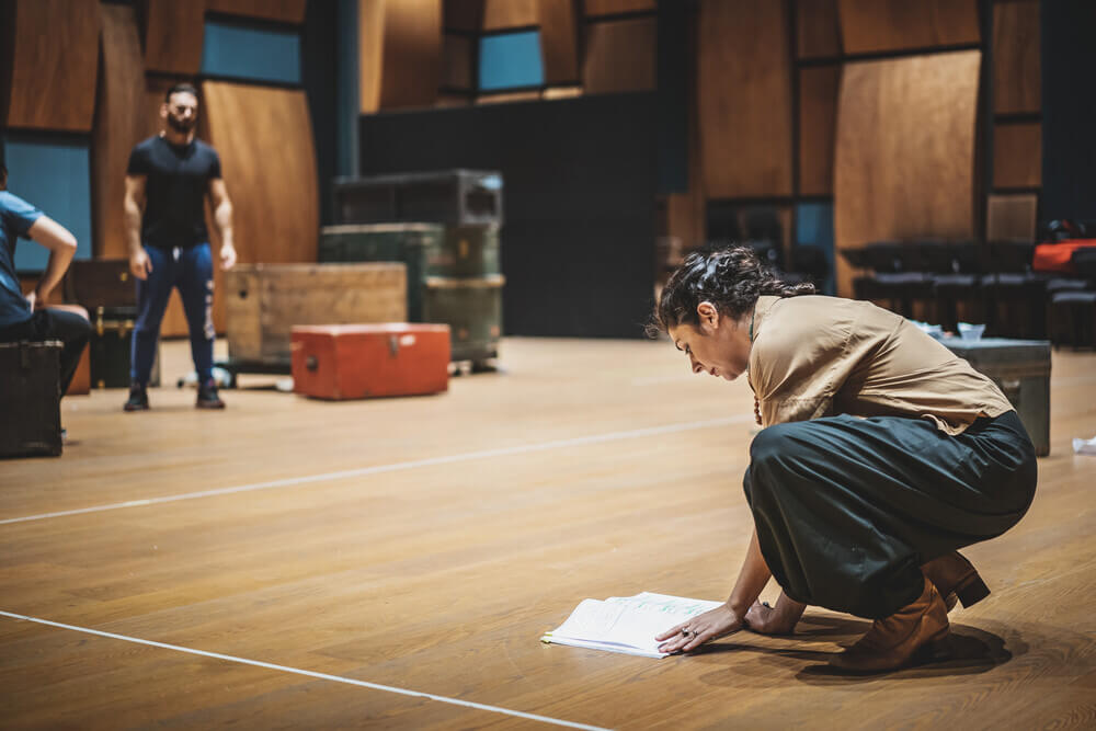 Cecilia Ligorio as stage director of Fernand Cortez at Maggio Musicale Fiorentino (rehearsals, 2019)