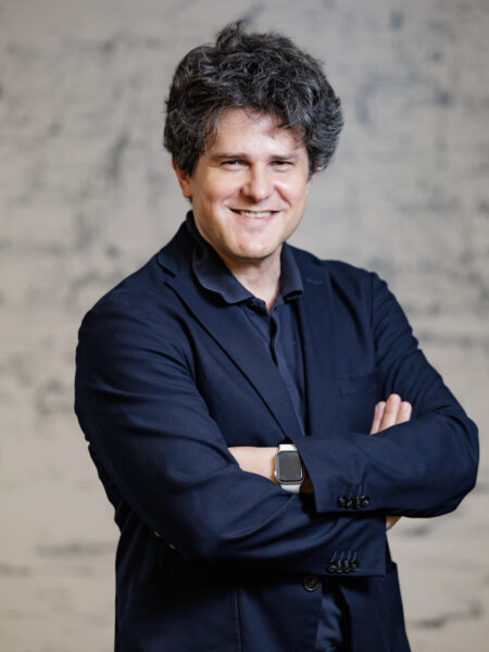 Sergio Alapont, conductor