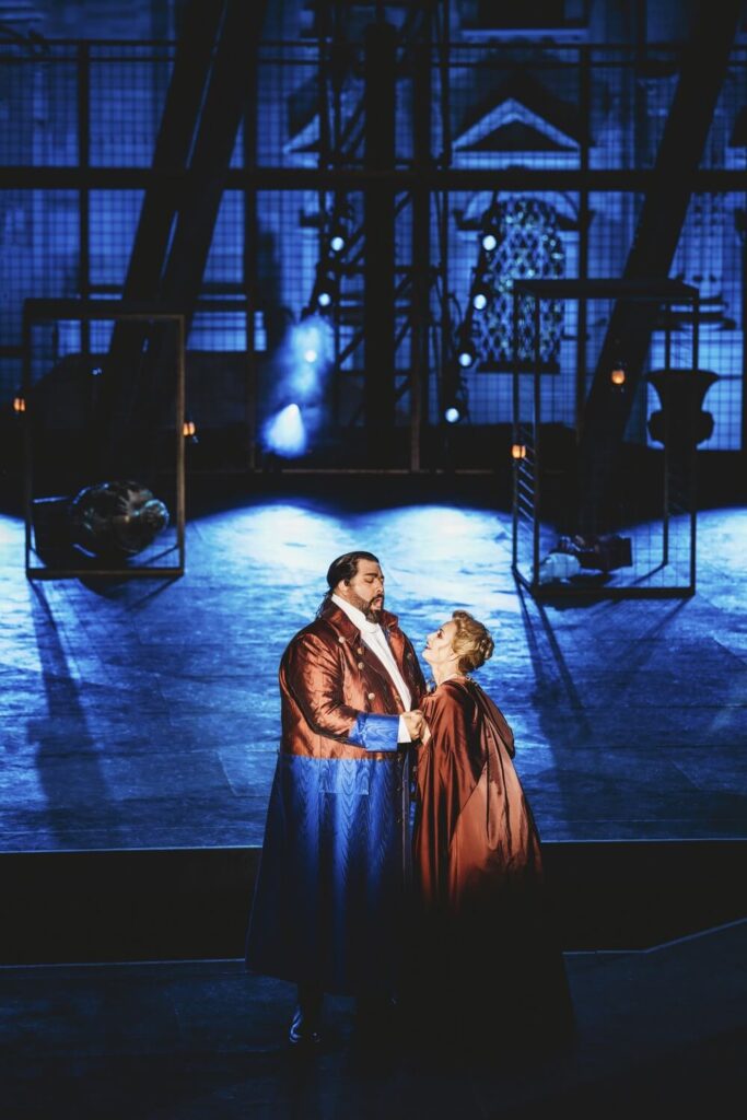 Jorge Puerta in the title role in 'Andrea Chénier' at the Theater St. Gallen