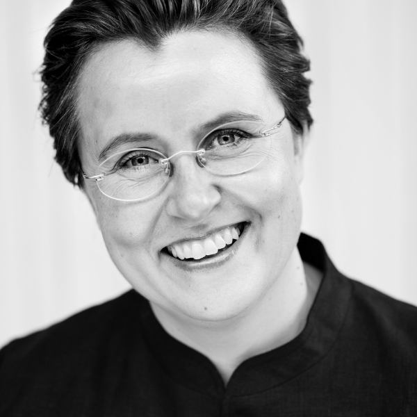 Marit Strindlund, conductor