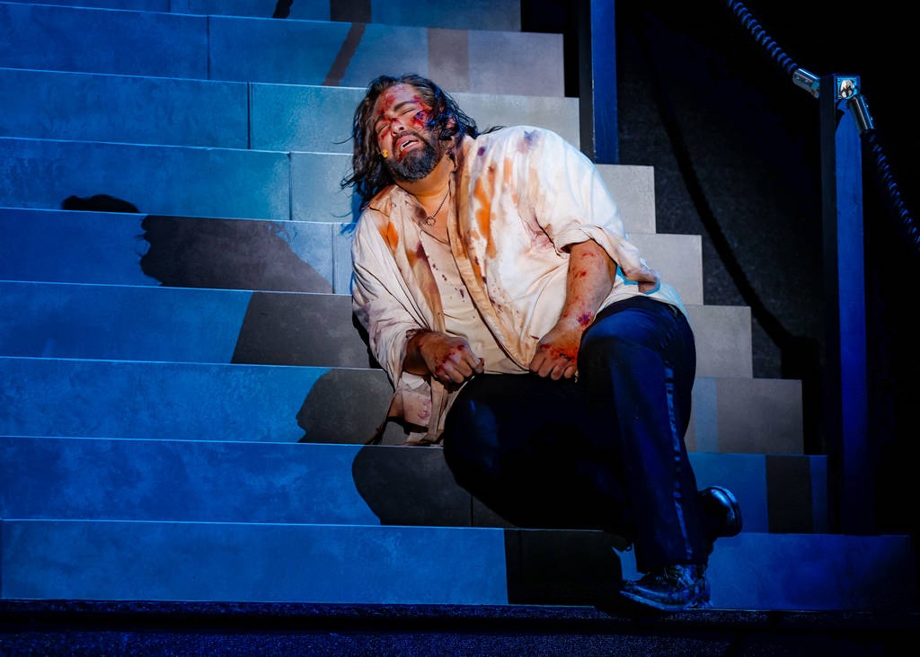 Jorge Puerta as Cavaradossi in 'Tosca' in St. Gallen